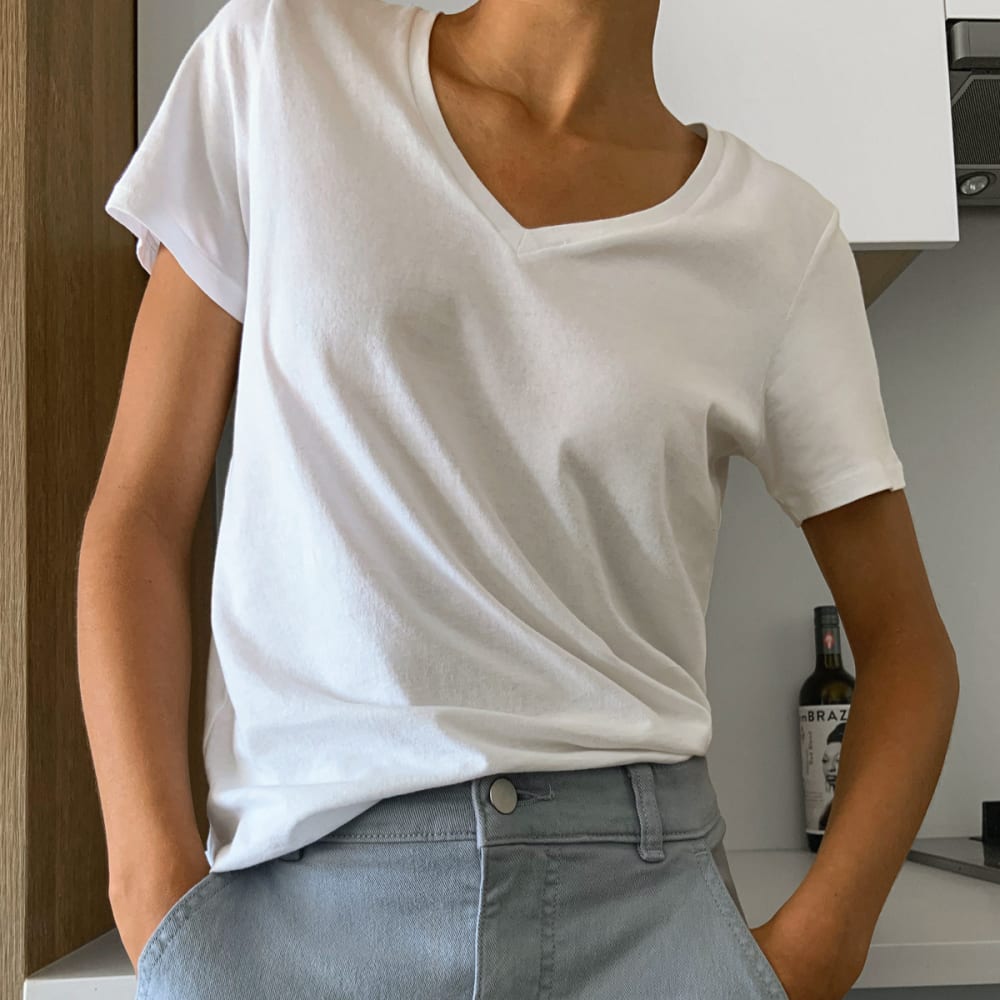 The Organic Cotton V-Neck in White — detail view