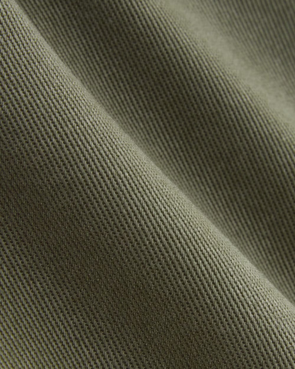 The Boxy Overshirt in Buttersoft in Kalamata — detail view