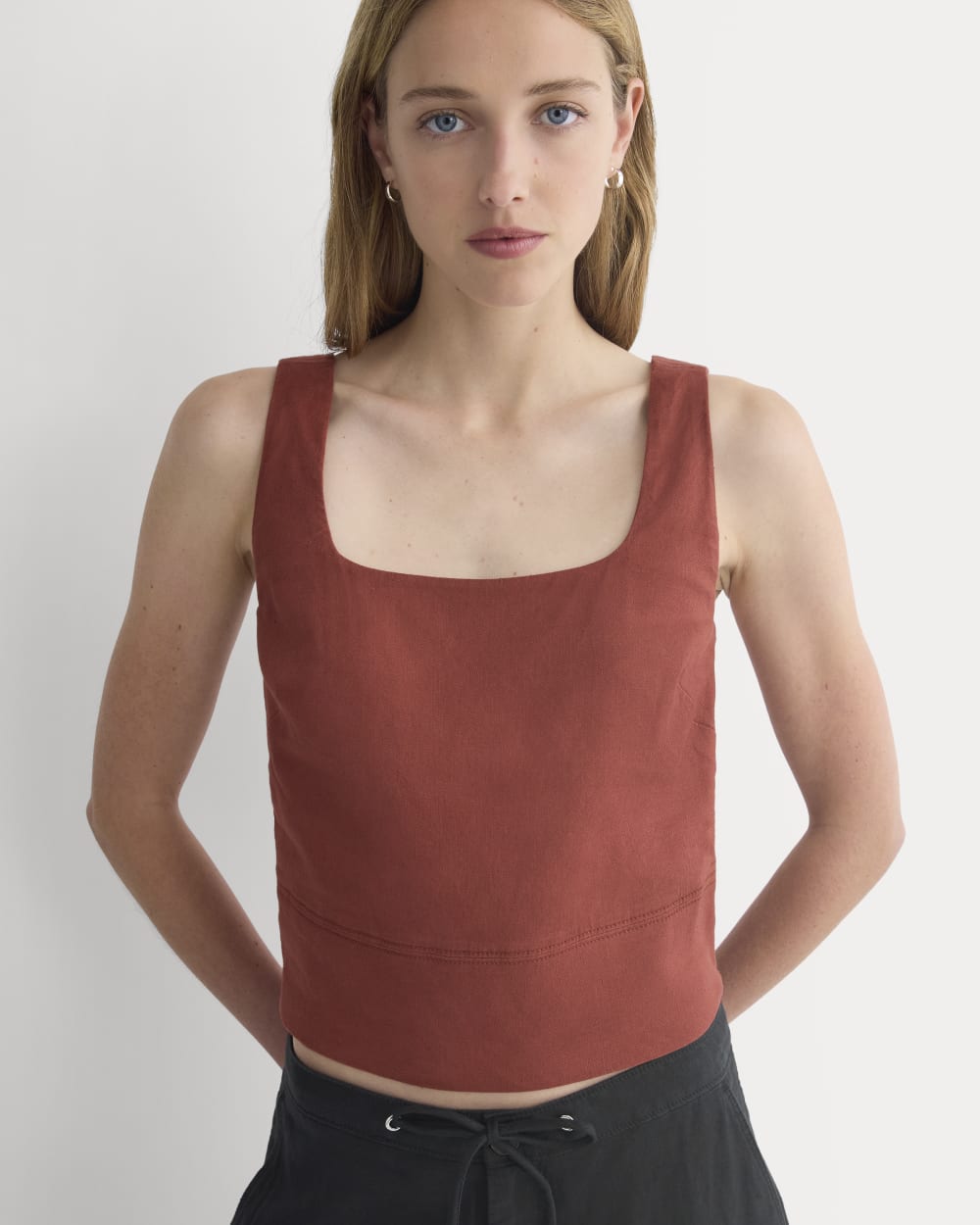 Square Tank in Stretch Linen in Henna Red — detail view