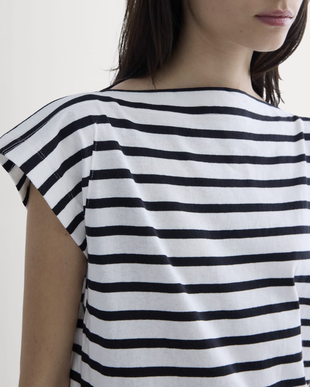 The Oversized Muscle Tee in Bone / Black — detail view