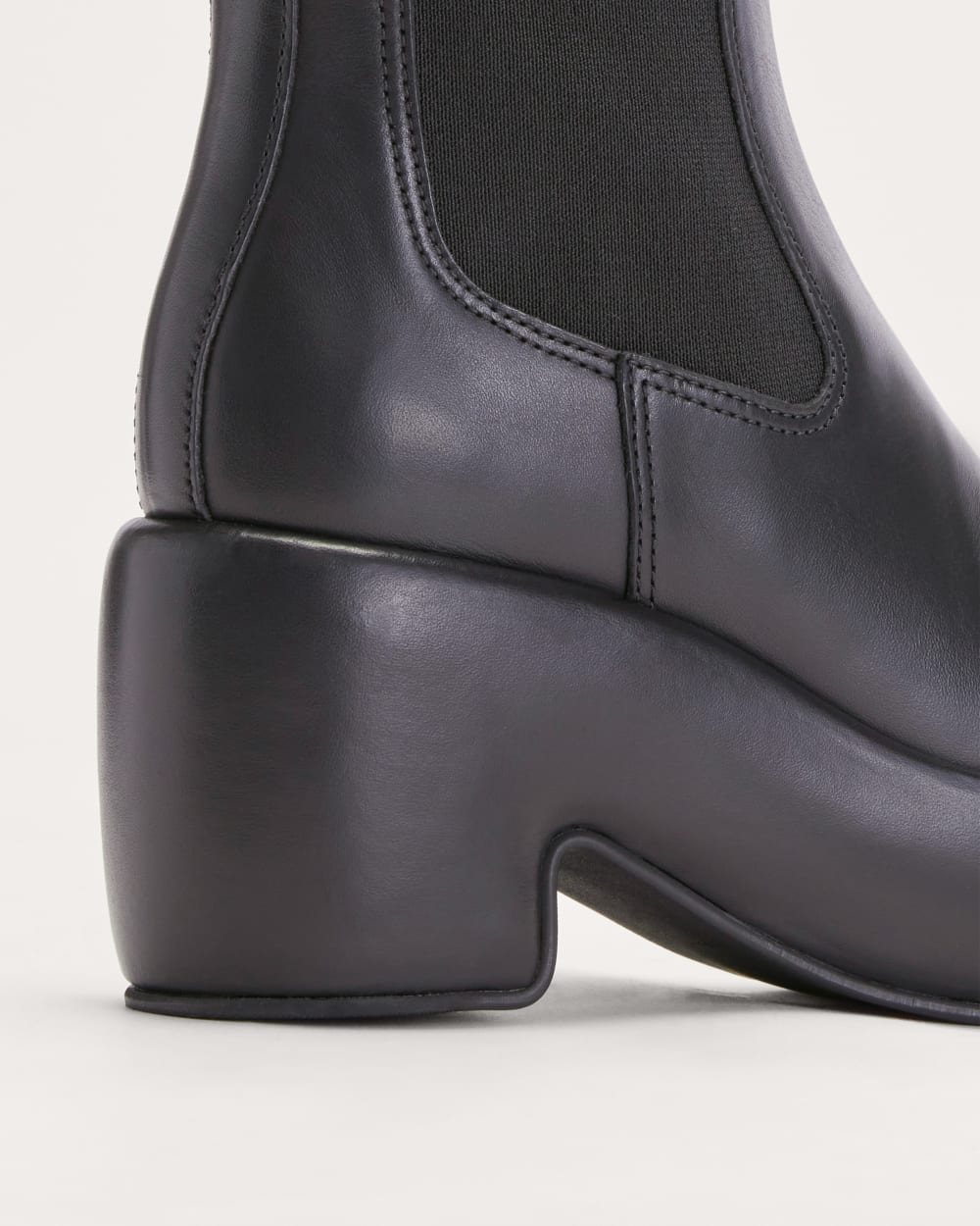 The Puffa Boot in Black — detail view