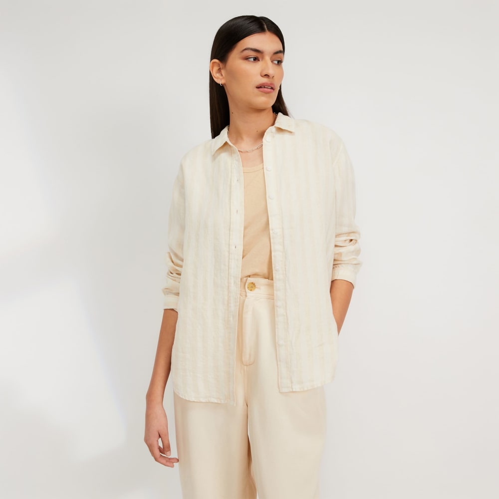 The Must-Have Shirt in Linen in Brazilian Sand / Canvas Tan — front view