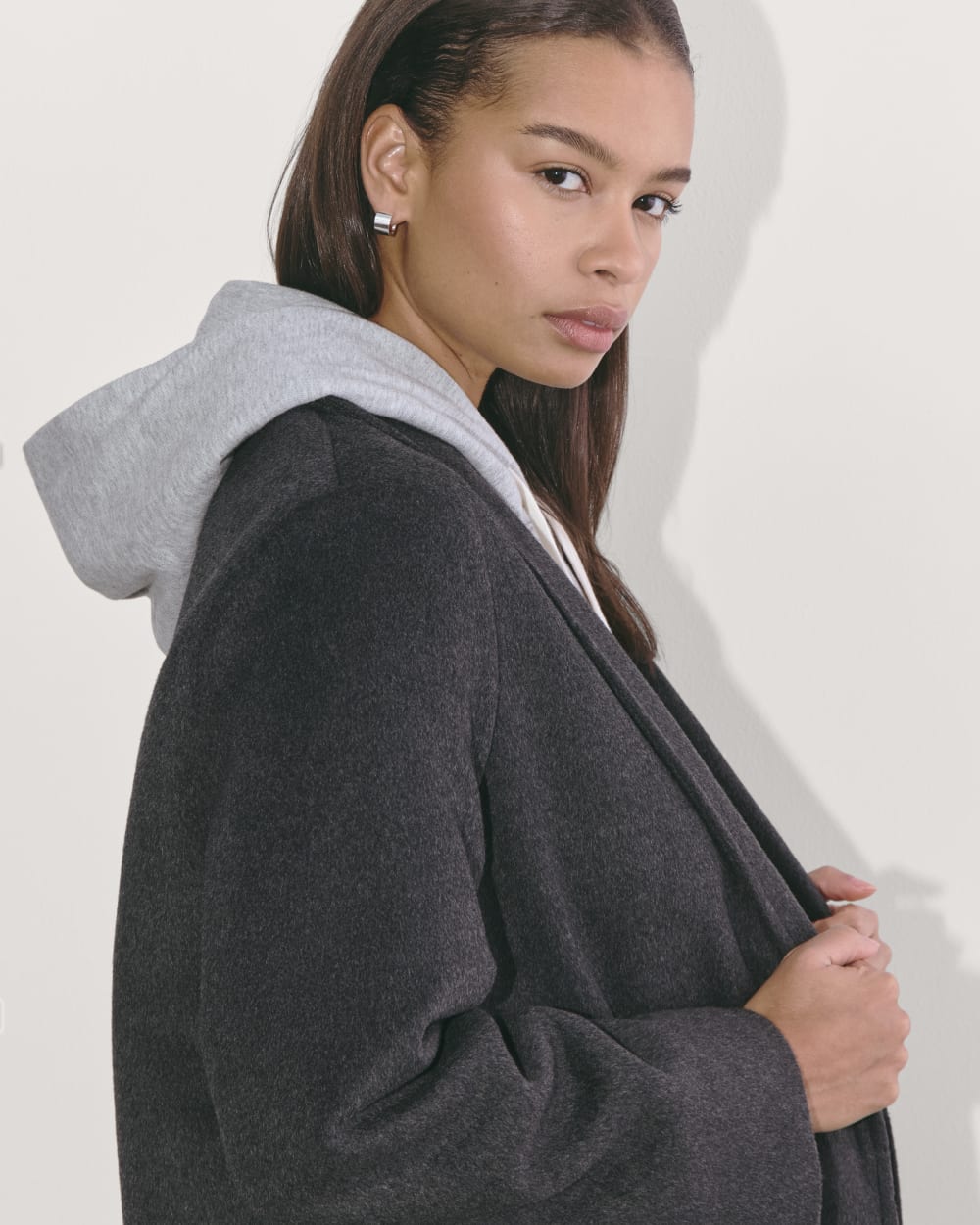 The Topcoat in Wool in Dark Charcoal Melange — detail view