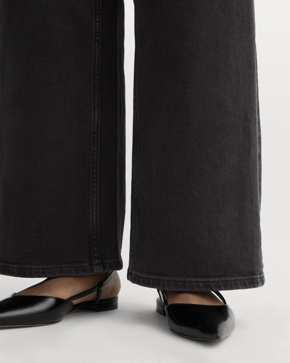 The Way-High® Sailor Jean 2.0 in Washed Black — detail view