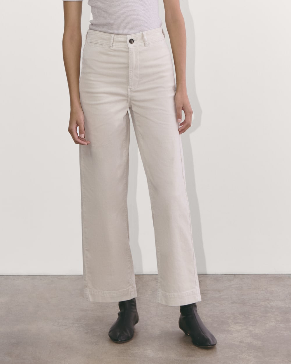The Sailor Pant in Corduroy in Sandstone — detail view
