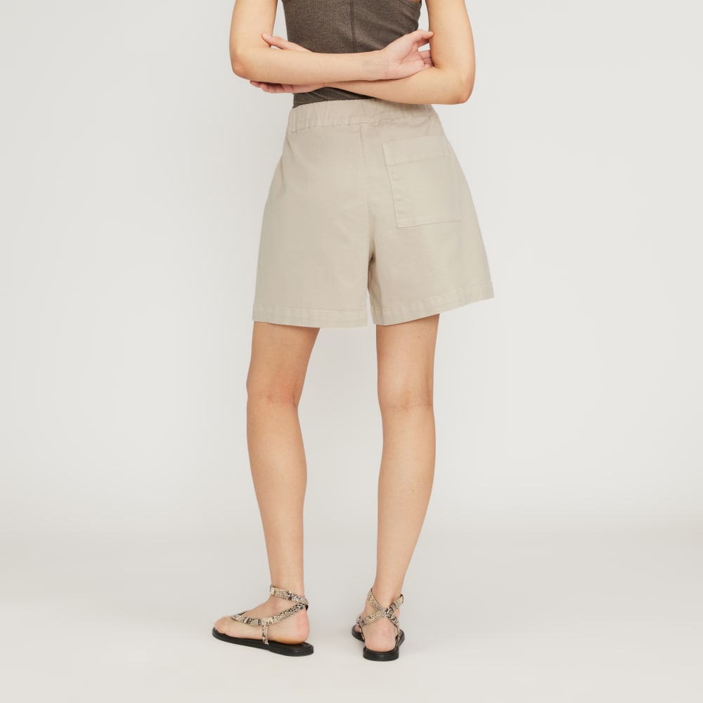The Organic Pull-On Short in Sandstone — detail view