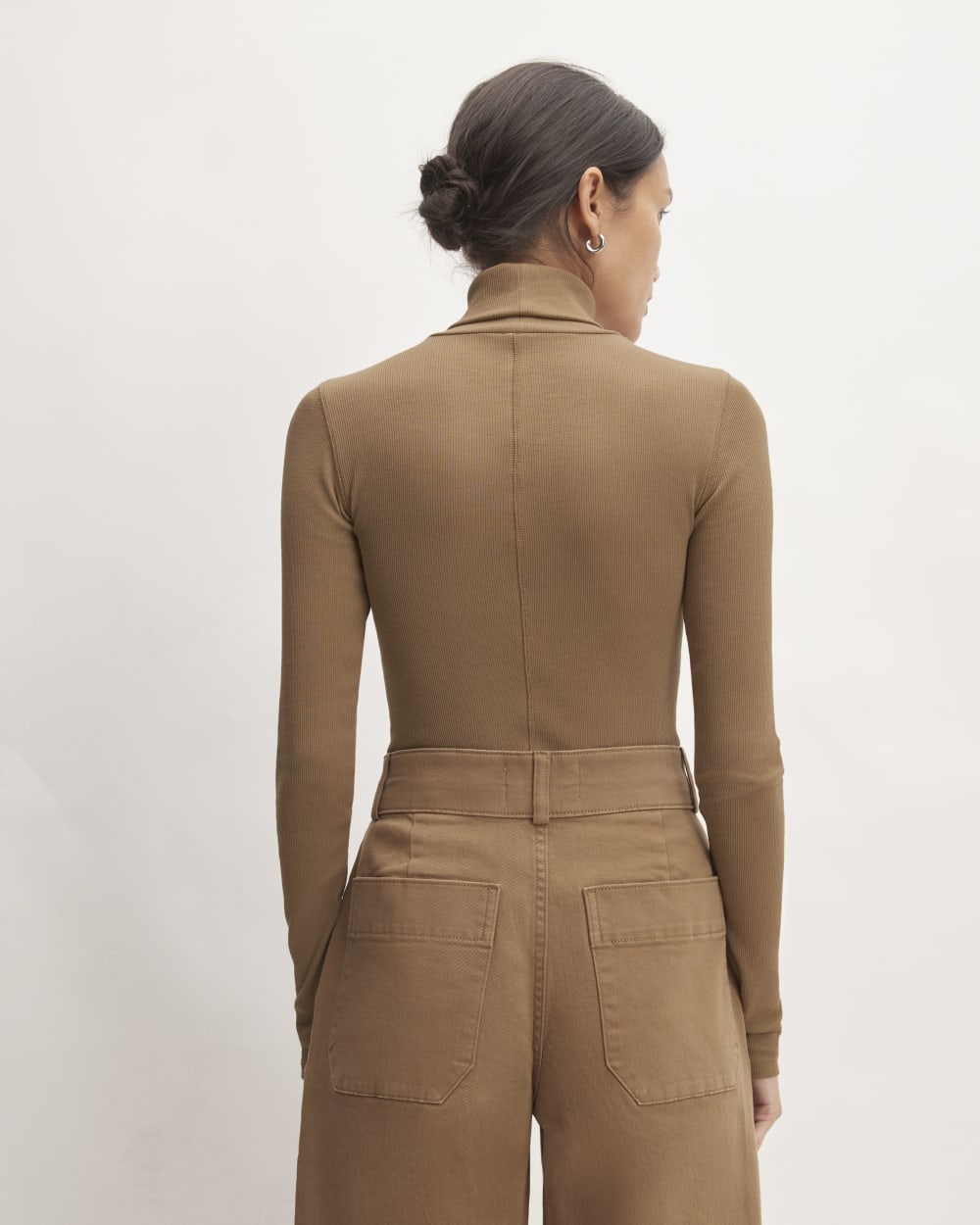 The Luxe Rib Turtleneck in Toasted Coconut — detail view