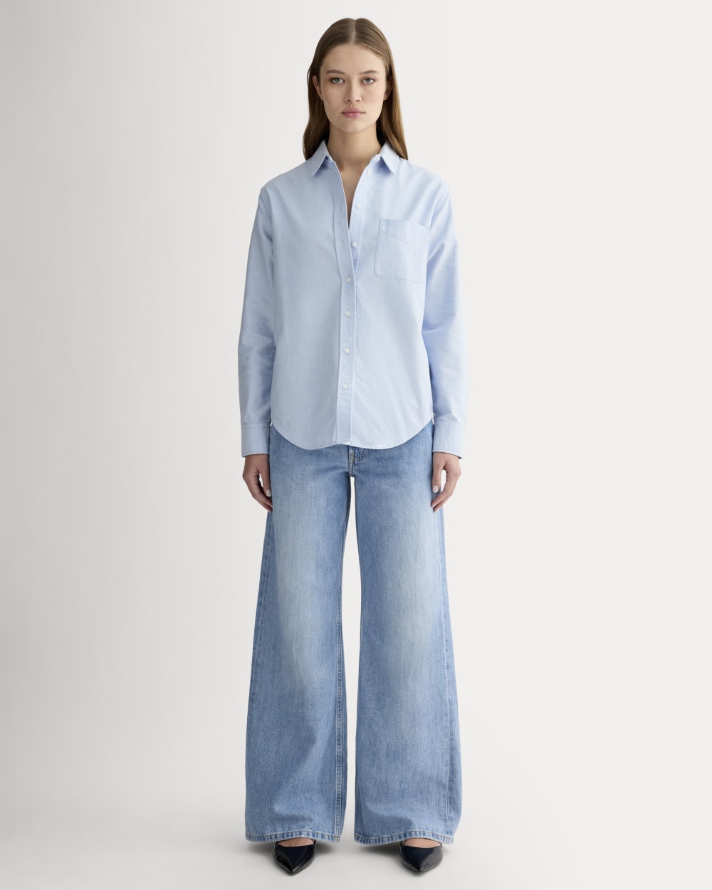 The Must-Have Oxford Shirt in Light Blue — detail view