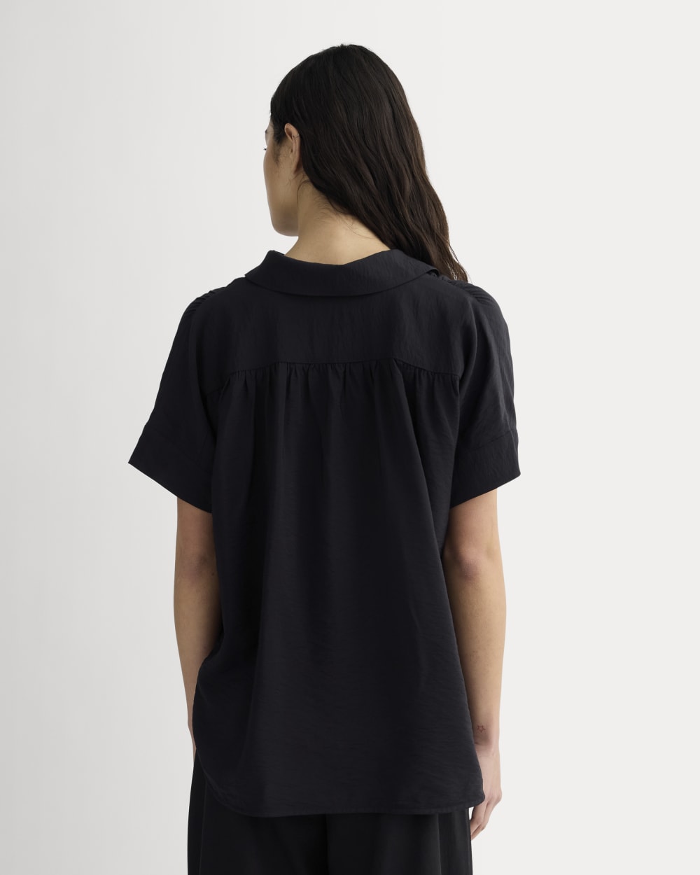 The Square Shirt in SoftLuxe in Black — detail view