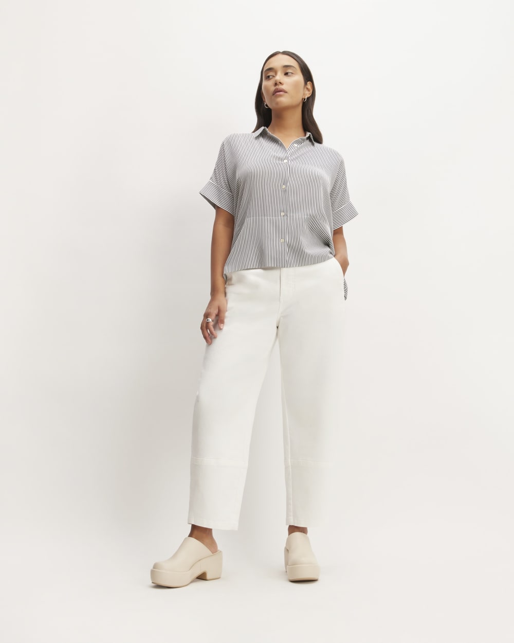 The Boxy Shirt in Washable Silk in Black / White — detail view