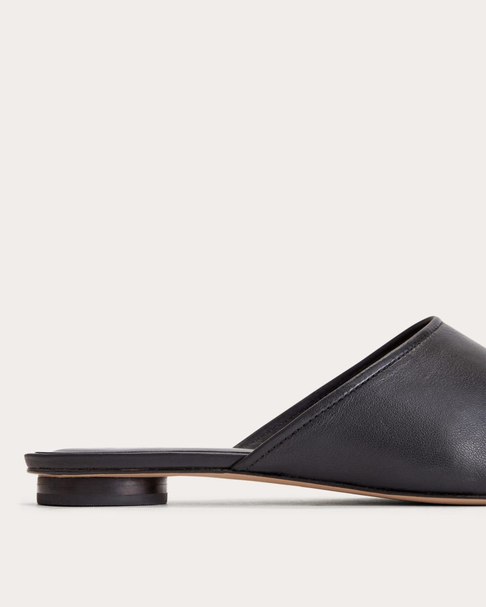 The Day Mule in Black — detail view