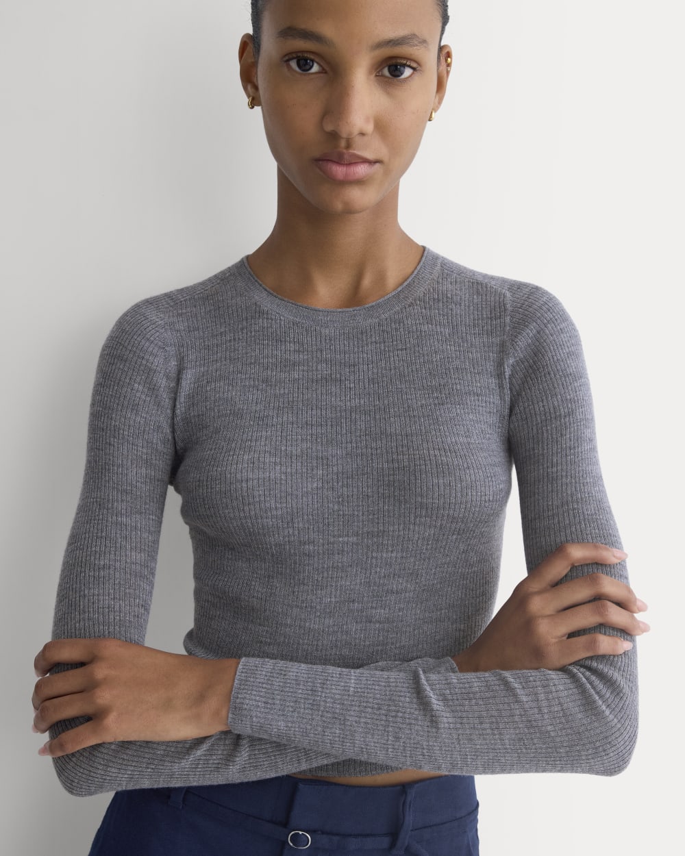 The Cropped Crew Top in Ultrafine Merino in Heather Mid Grey — detail view