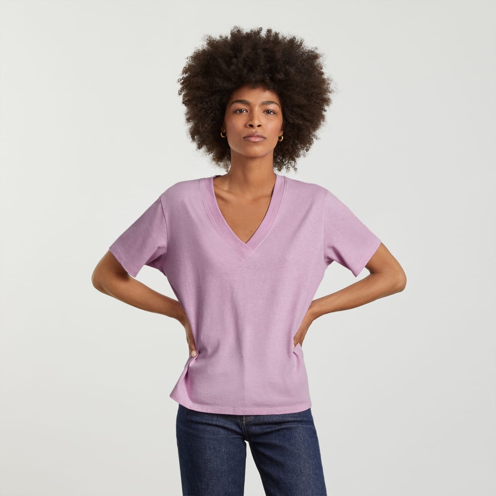 The Vintage V-Neck Hemp Tee in Lilac — alternate view