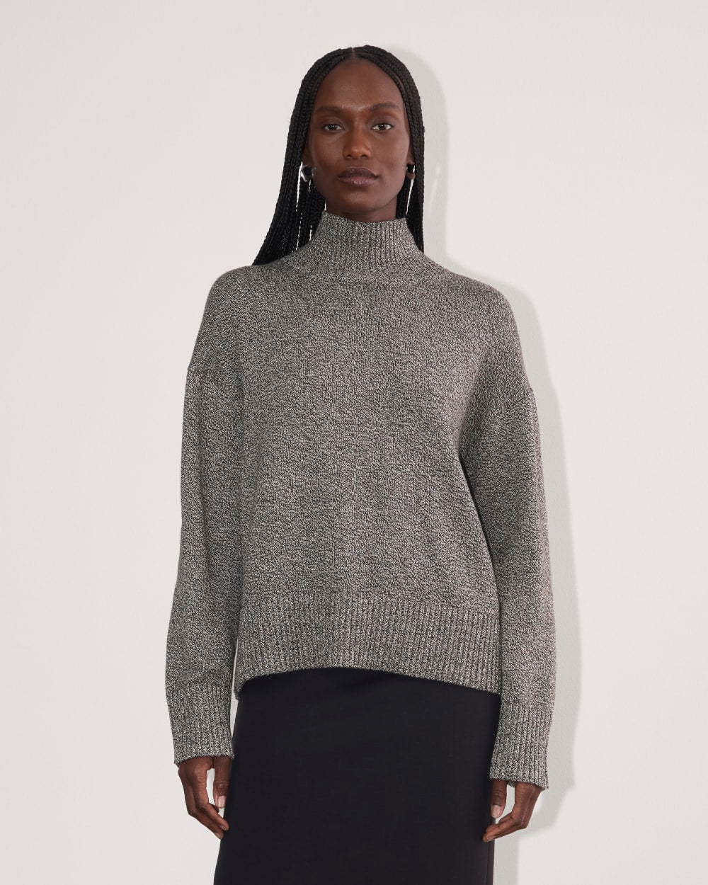 The Boxy Turtleneck in Everyday Cotton in Canvas / Black Twist — front view