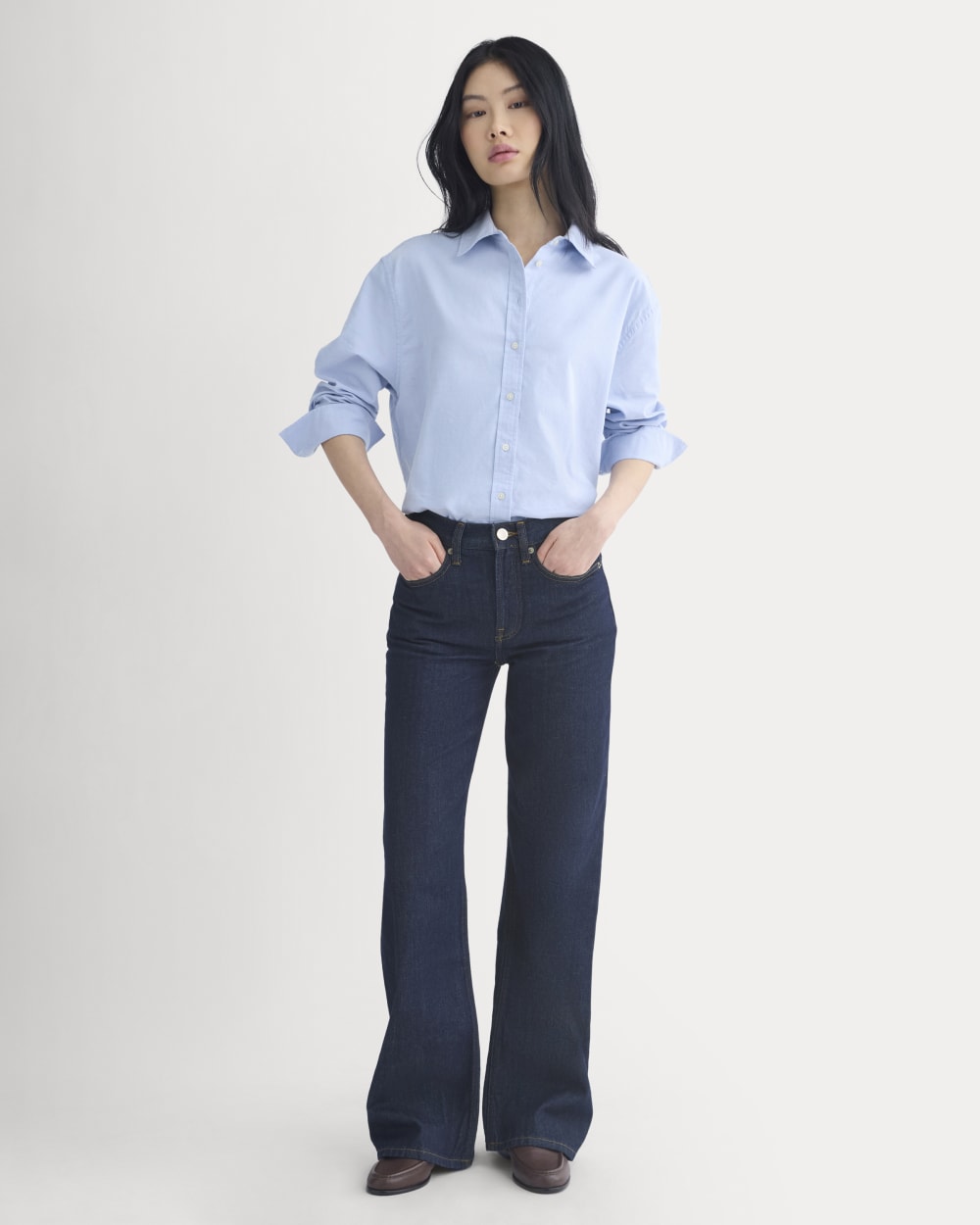 Everyday Oxford Shirt in Light Blue — detail view