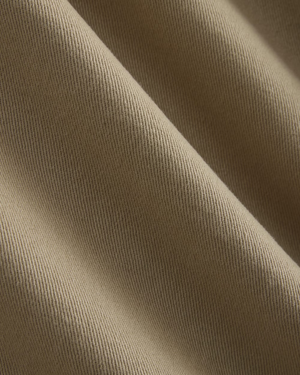 The Utility Straight-Leg Pant in Trench Coat Khaki — detail view