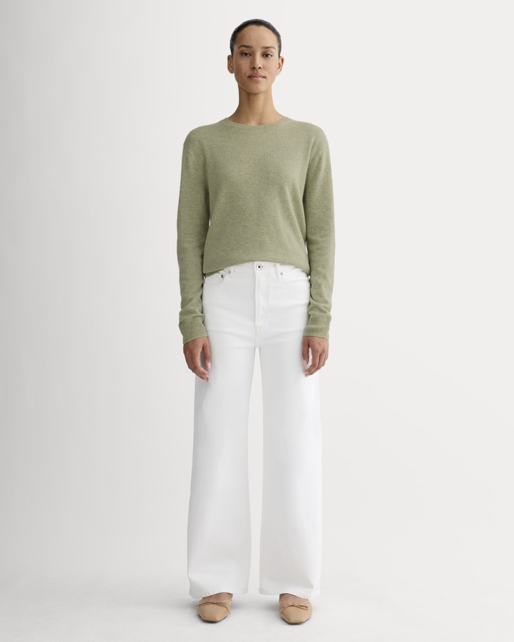 The Classic Crew in Cashmere in Light Heathered Moss — detail view