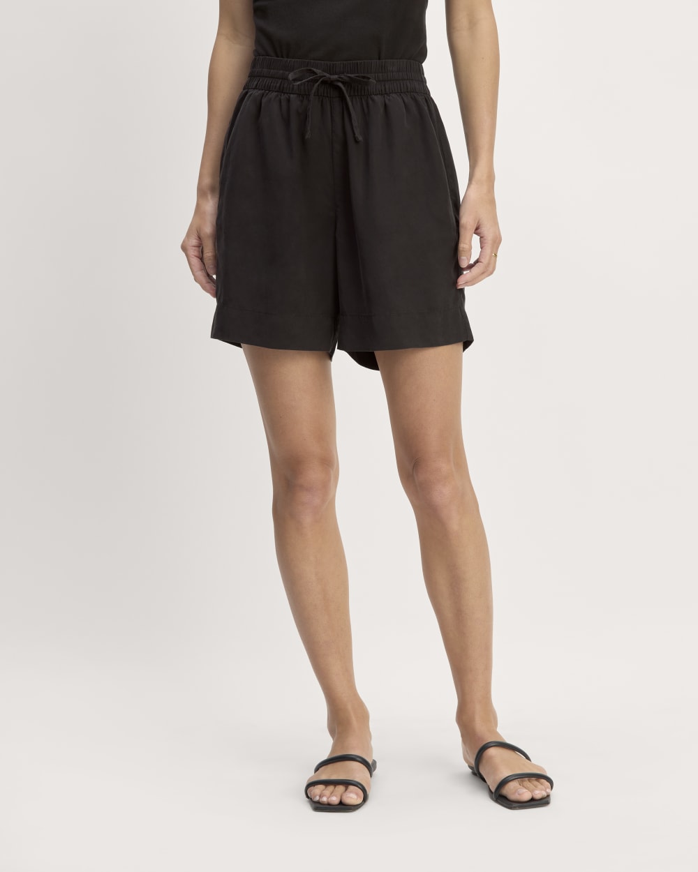 The Vacation Short in Black — detail view