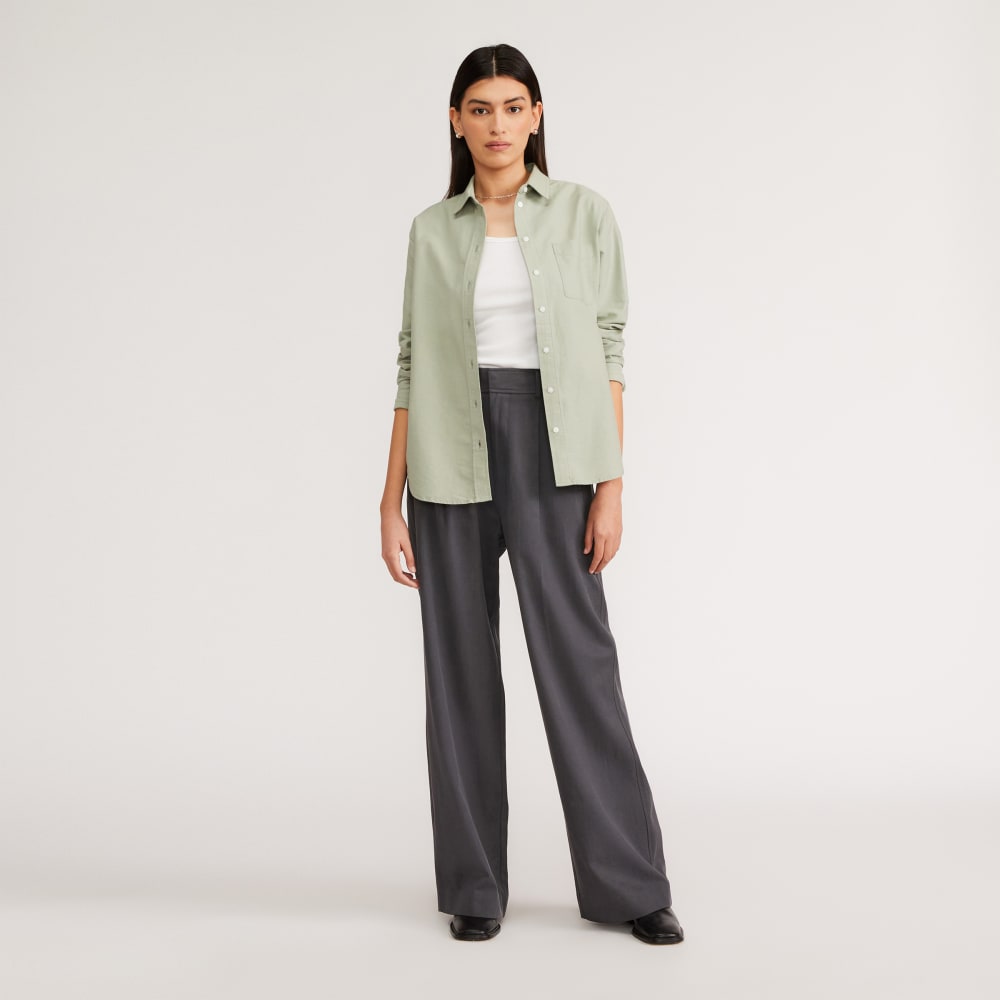 The Must-Have Oxford Shirt in Seagrass — detail view