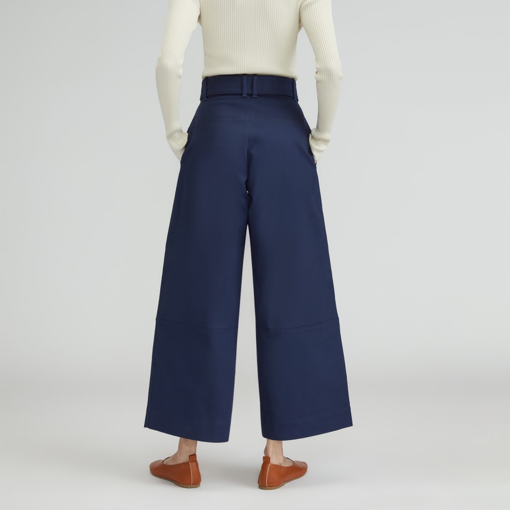 The Structured Cotton Belted Pant in Navy — detail view