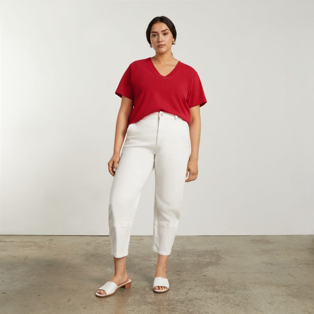 The Vintage V-Neck Hemp Tee in Goji Berry — detail view