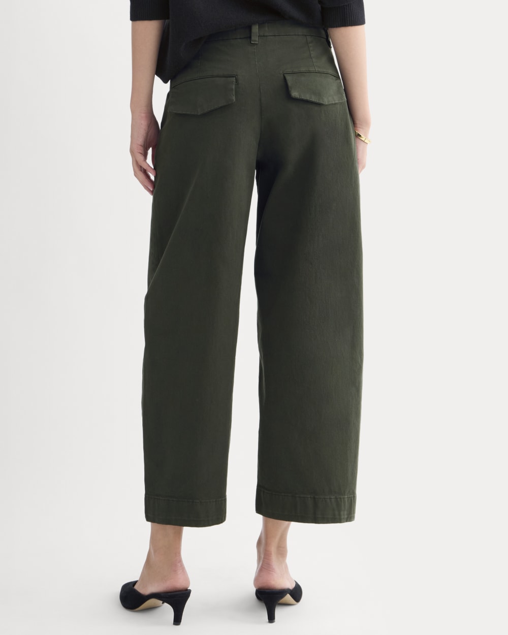 Cotton Twill Chino in Dark Green — detail view