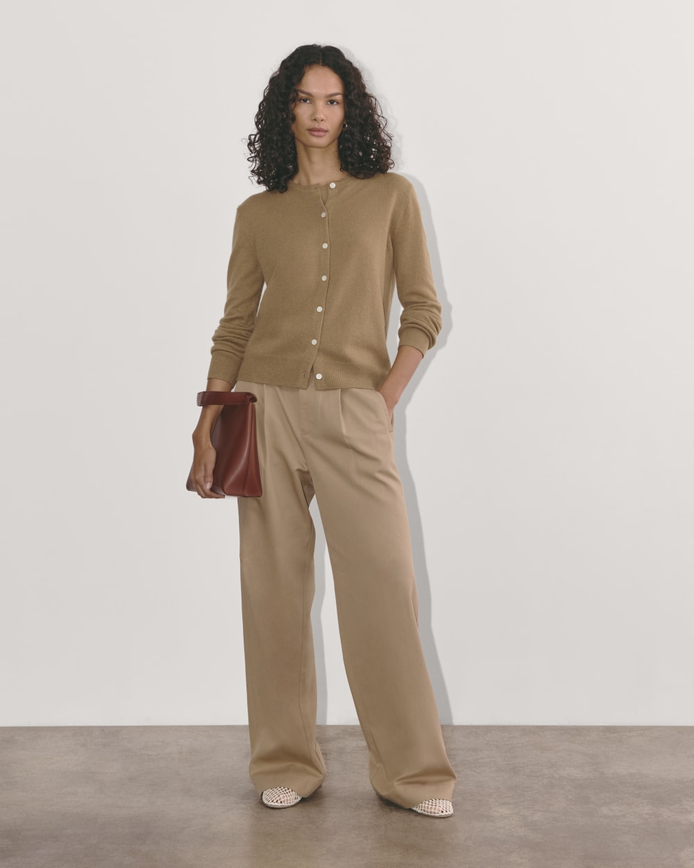 The Classic Cardigan in Cashmere in Tiger's Eye — detail view