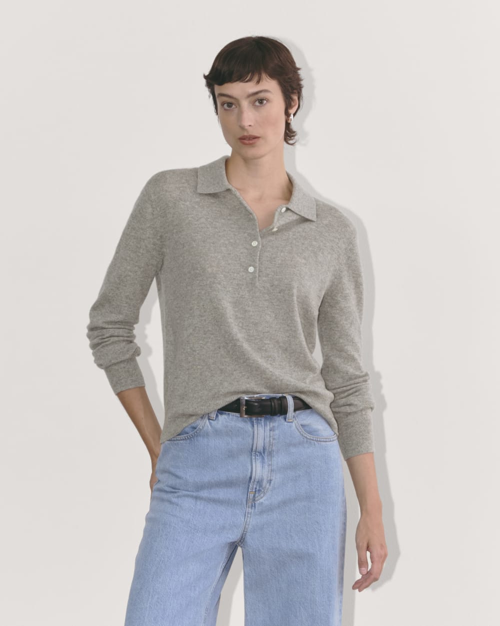 The Classic Polo in Cashmere in Light Heather Grey — front view