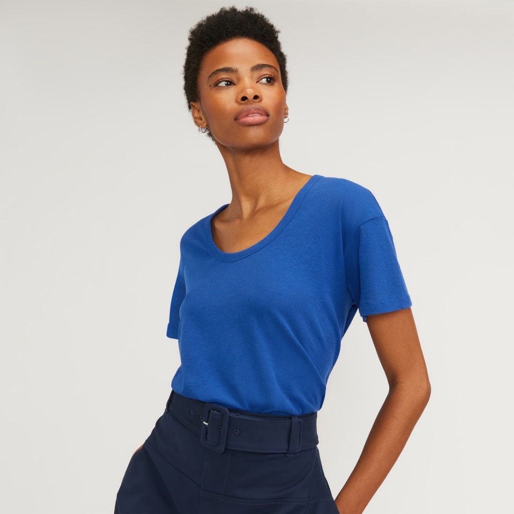 The Air Scoop-Neck Tee in Mazarine Blue — detail view