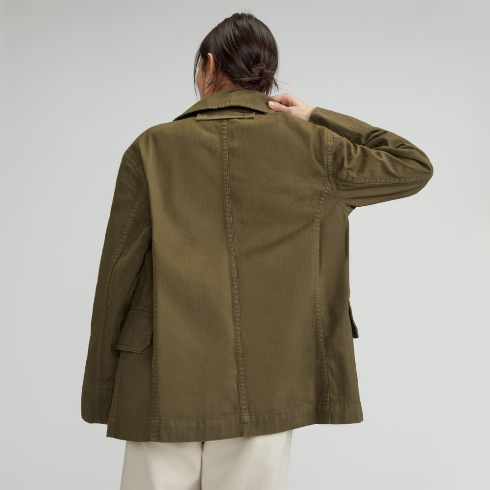 The Organic Cotton Herringbone Jacket in Beech — detail view