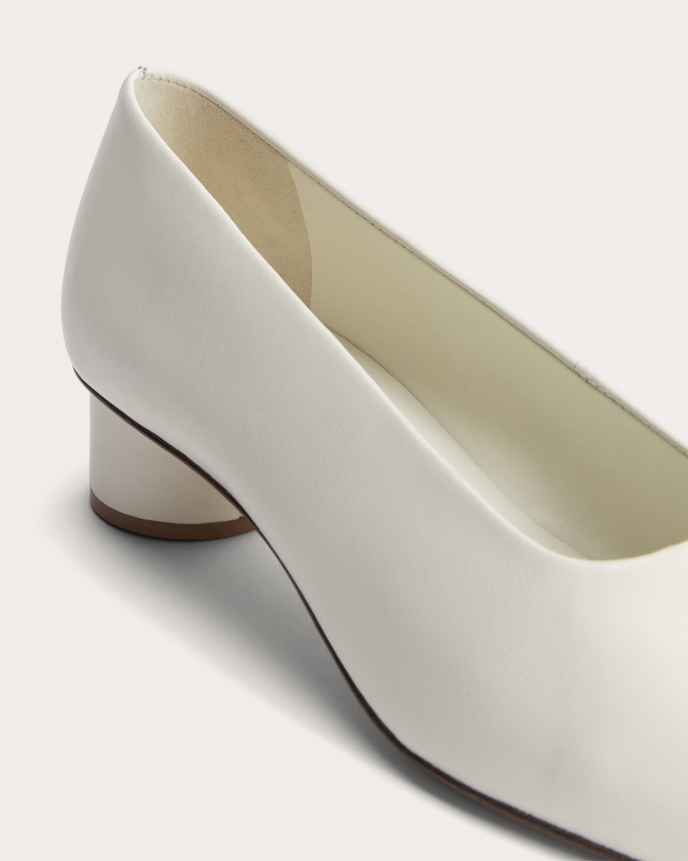 The Gallery Pump in Canvas — detail view
