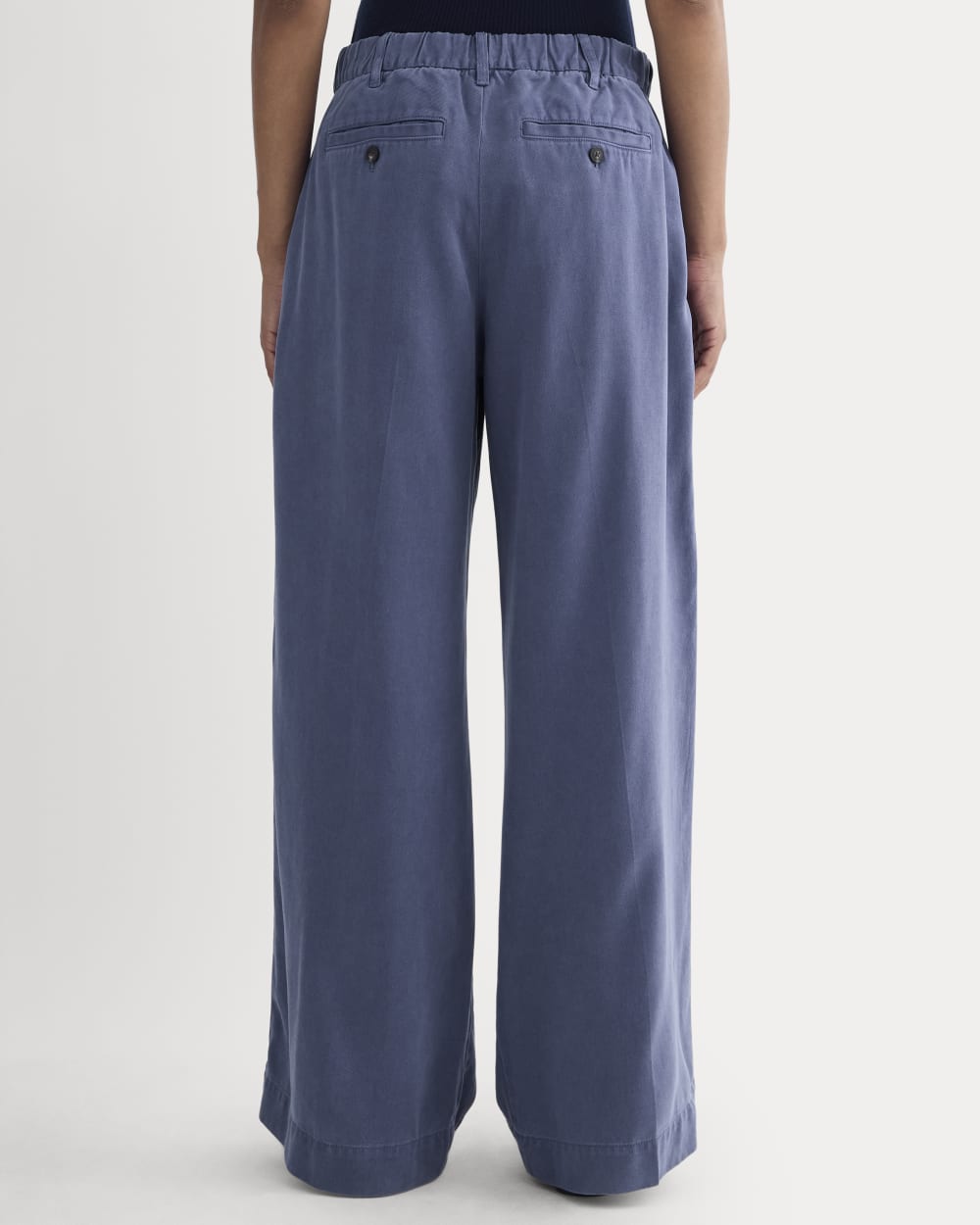 The Trouser in Buttersoft in Indigo — detail view