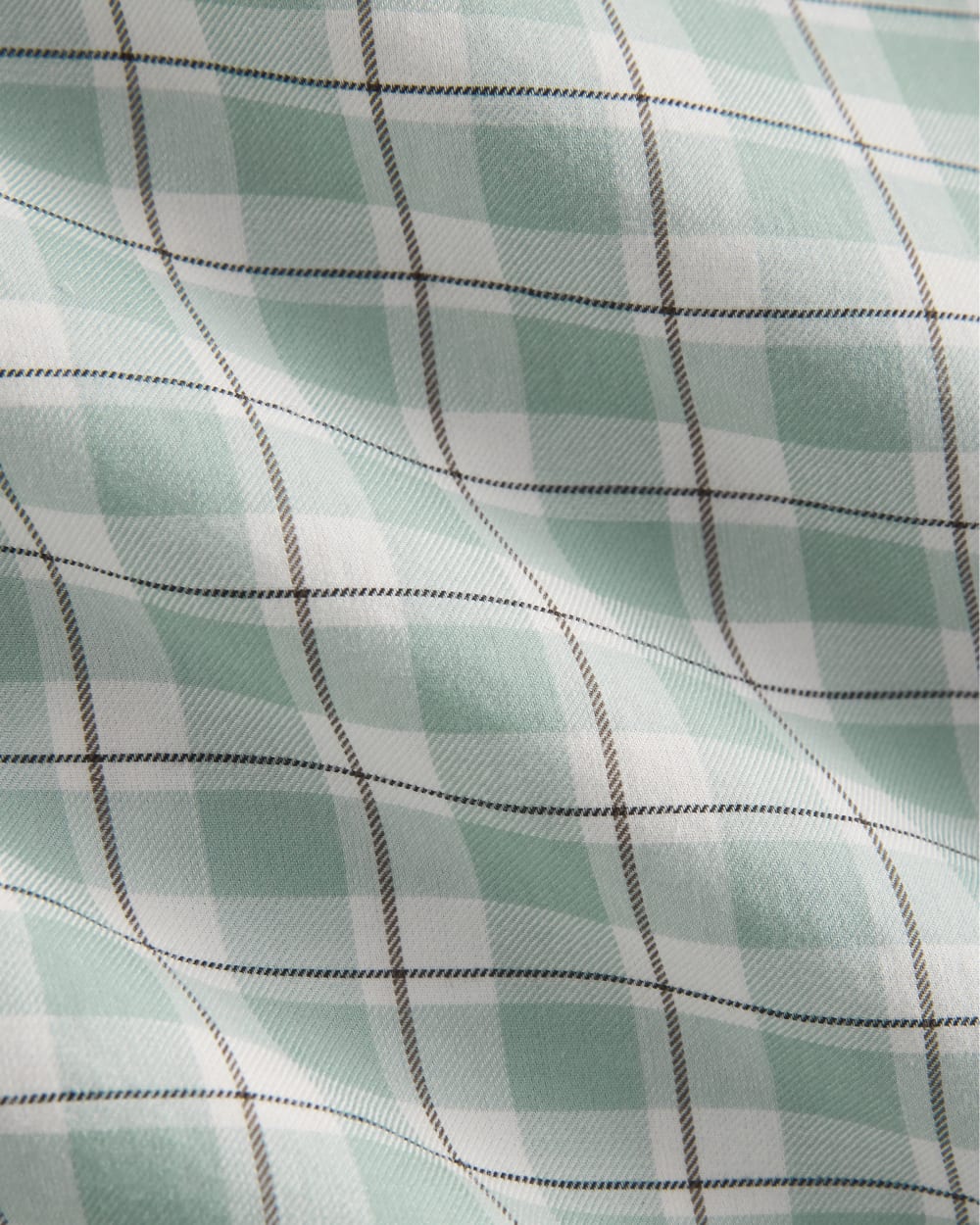 The Way-Short Shirt in Silky Cotton in Gray Mist — detail view