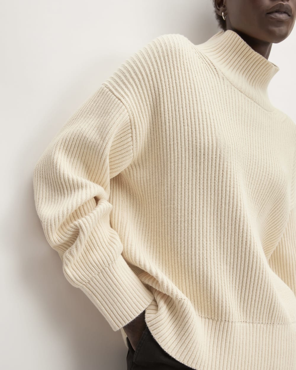 The Organic Cotton Ribbed Turtleneck in Canvas — detail view