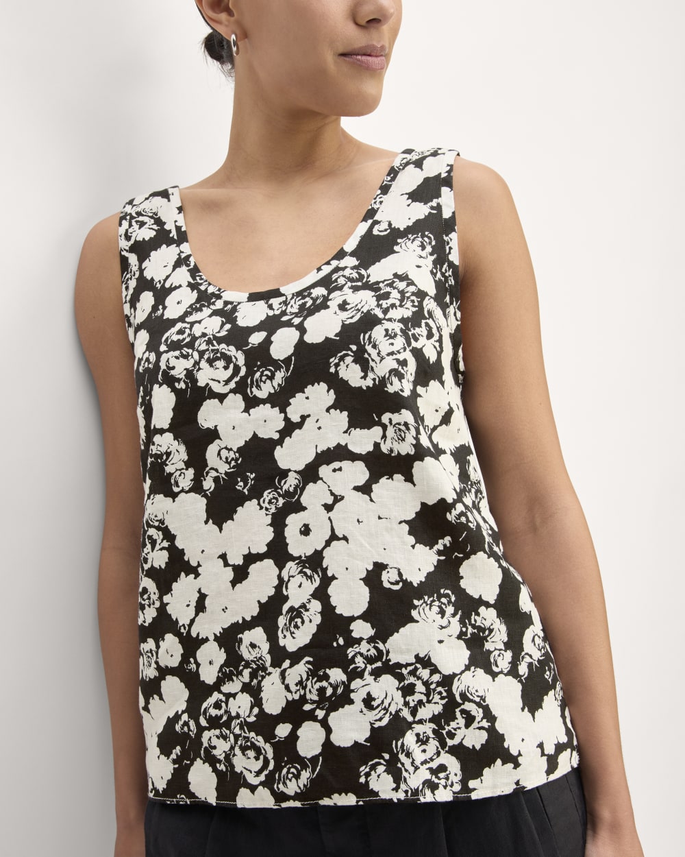 The Scoop Tank in Linen in Black / Bone Floral — detail view