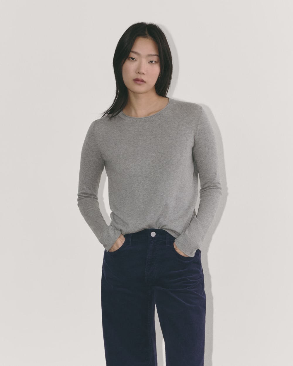 The Crew in Cotton Cashmere in Heather Charcoal — front view
