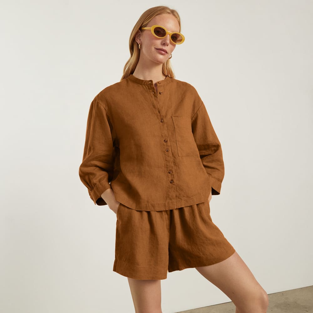 The Linen Billow Blouse in Tawny Brown — detail view