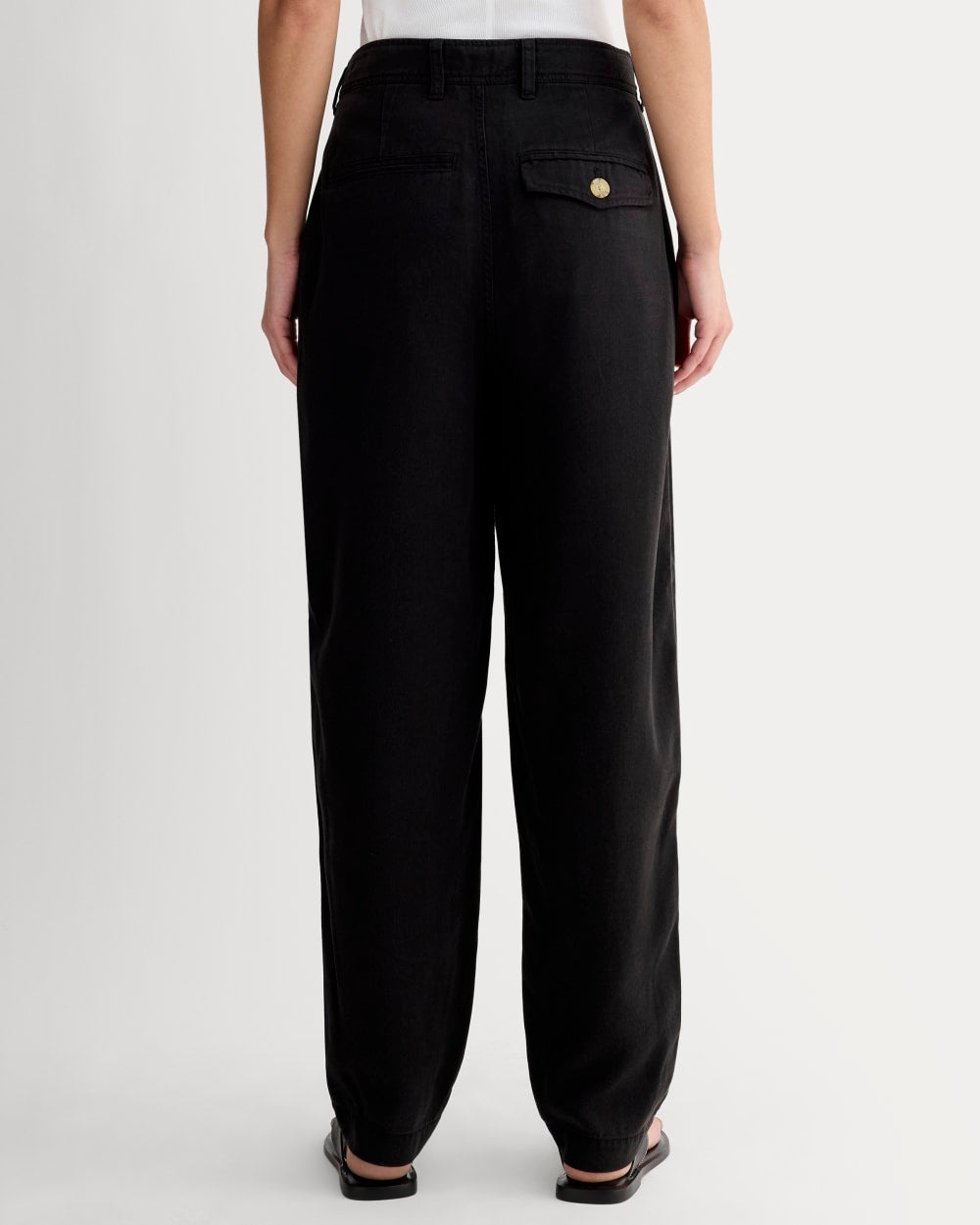 The Chino in Buttersoft in Black — detail view