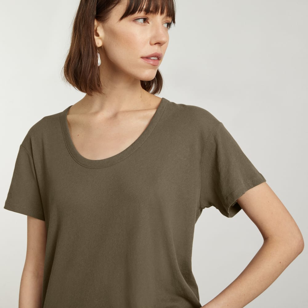 The Air Scoop-Neck Tee in Beech — detail view