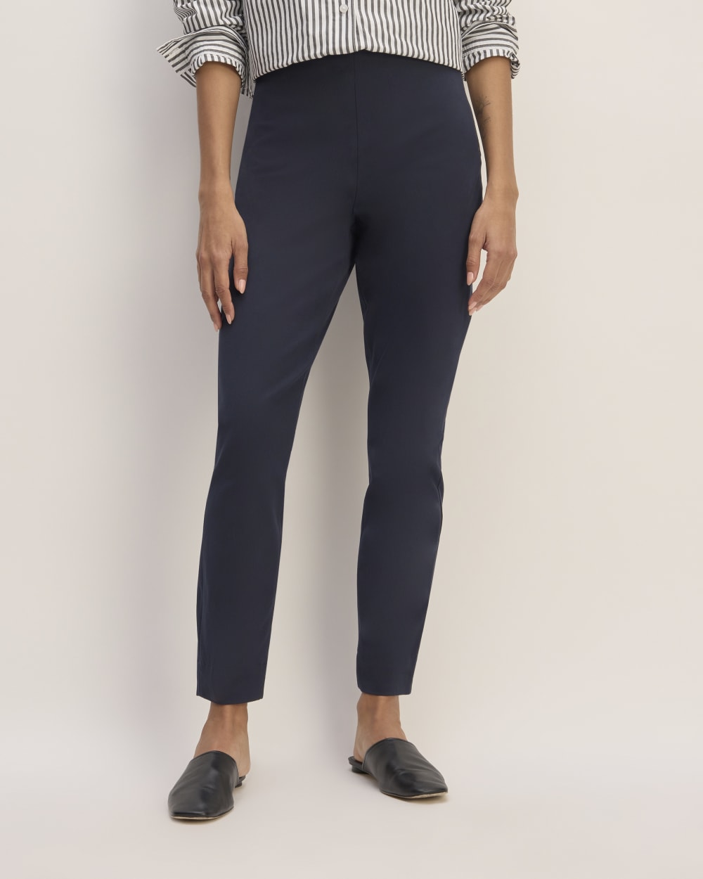 The Bi-Stretch Work Pant in Navy — detail view