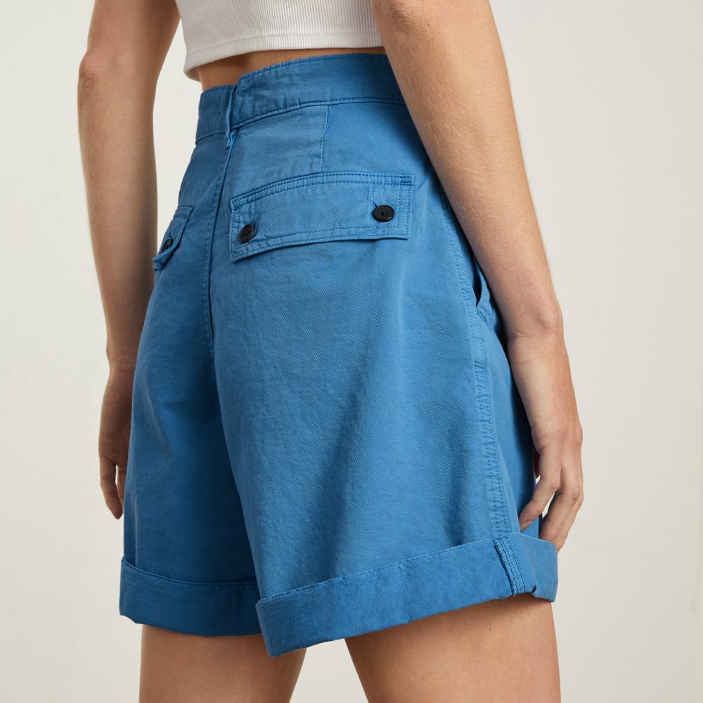 The Tourist Short in Horizon Blue — detail view