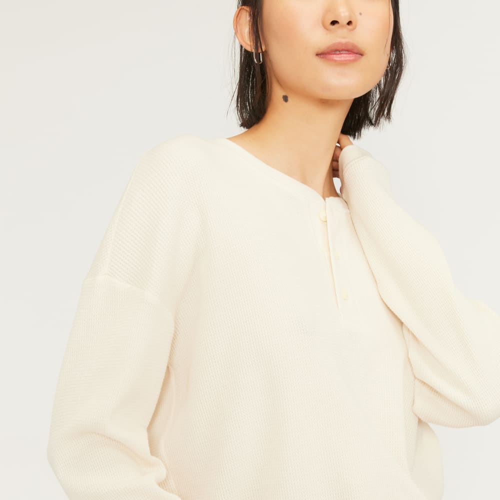The Organic Cotton Waffle Henley in Bone — detail view