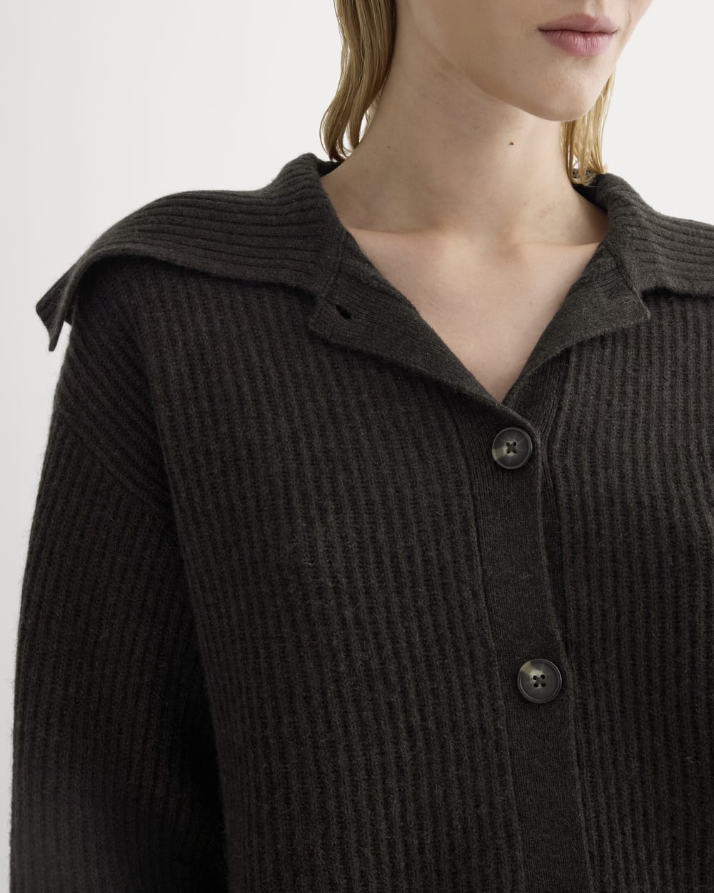 Fisherman Cardigan in Wool Cashmere in Americano Brown — detail view