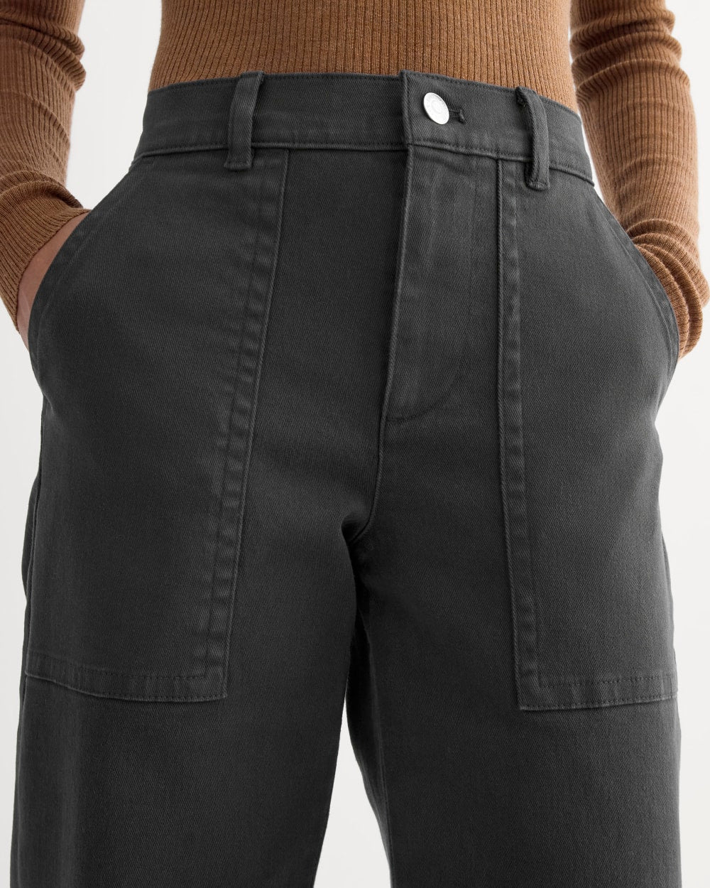 Utility Column Pant in Core Black — detail view
