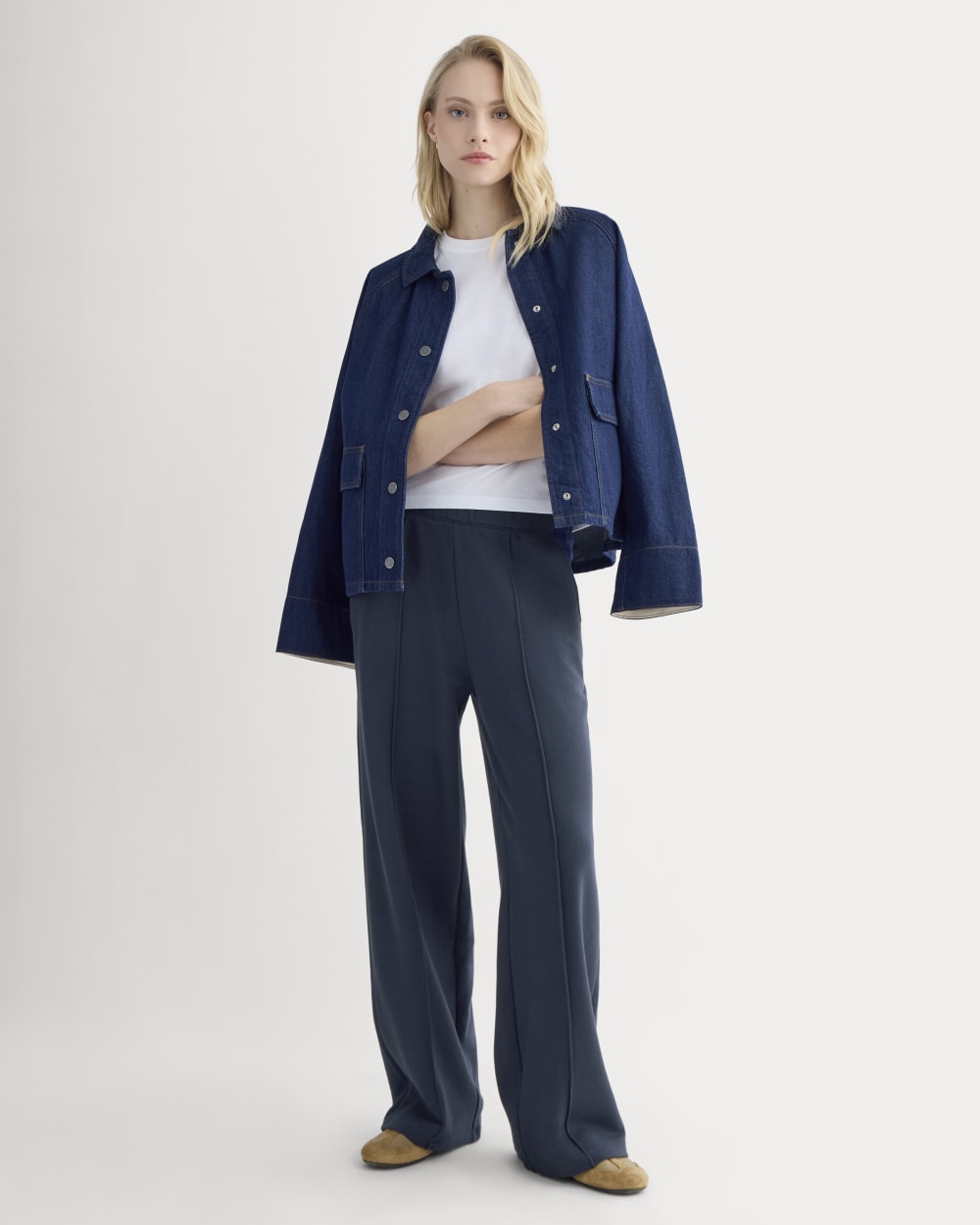 Lightweight Terry Pintuck Sweatpant in Navy — detail view