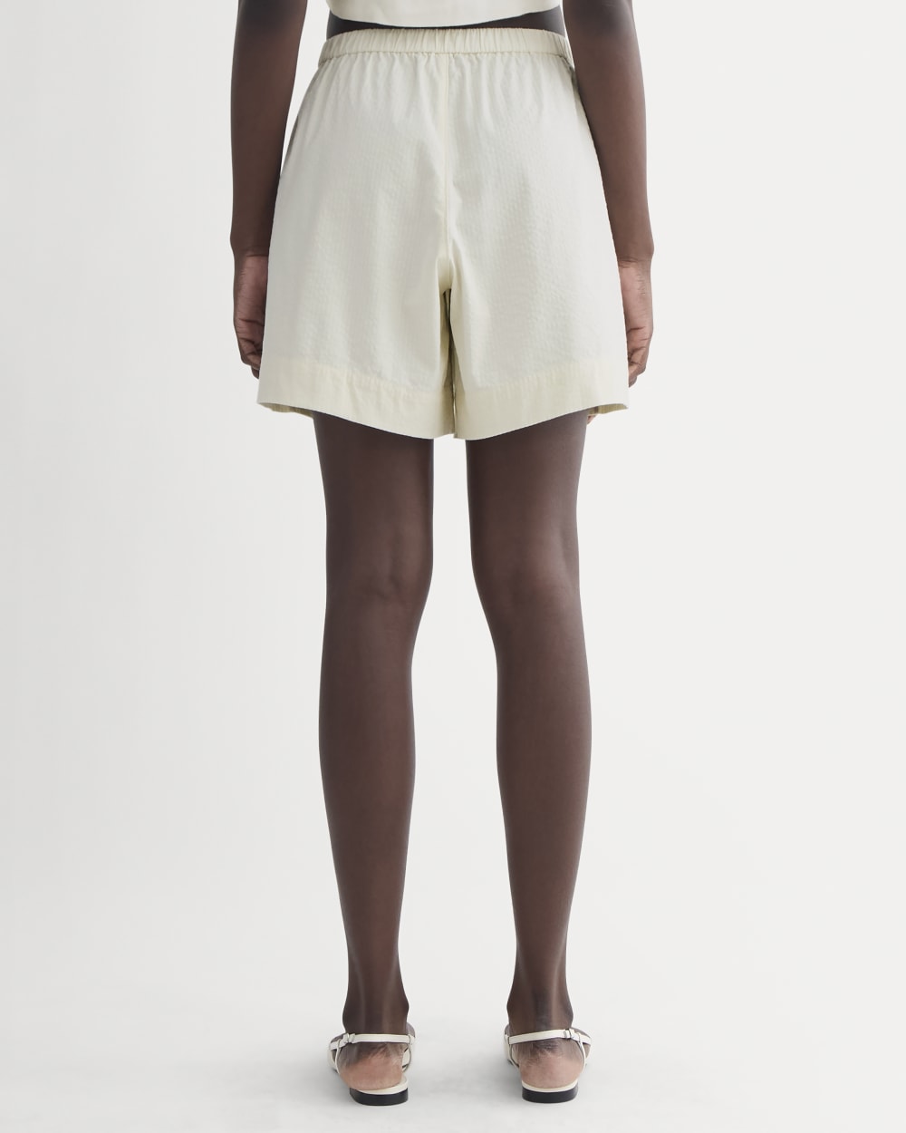 The Seersucker Pull-On Short in Bone — detail view