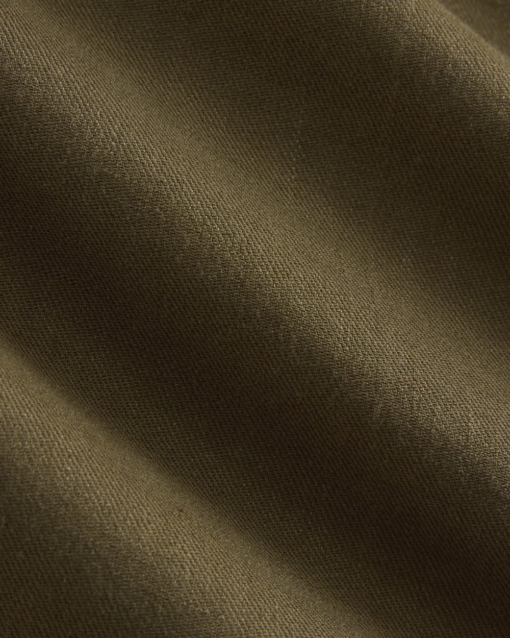 Wide-Leg Belted Pant in Stretch Linen in Beech — detail view