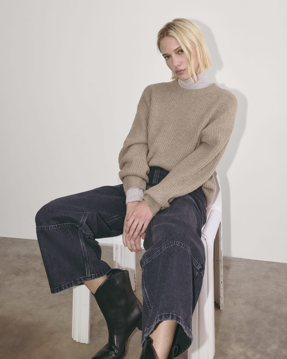 The Cocoon Crew in Wool Cashmere in Oatmeal — detail view