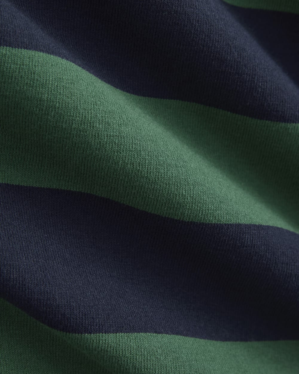 Mariner Tee in Navy/Hunter Green — detail view