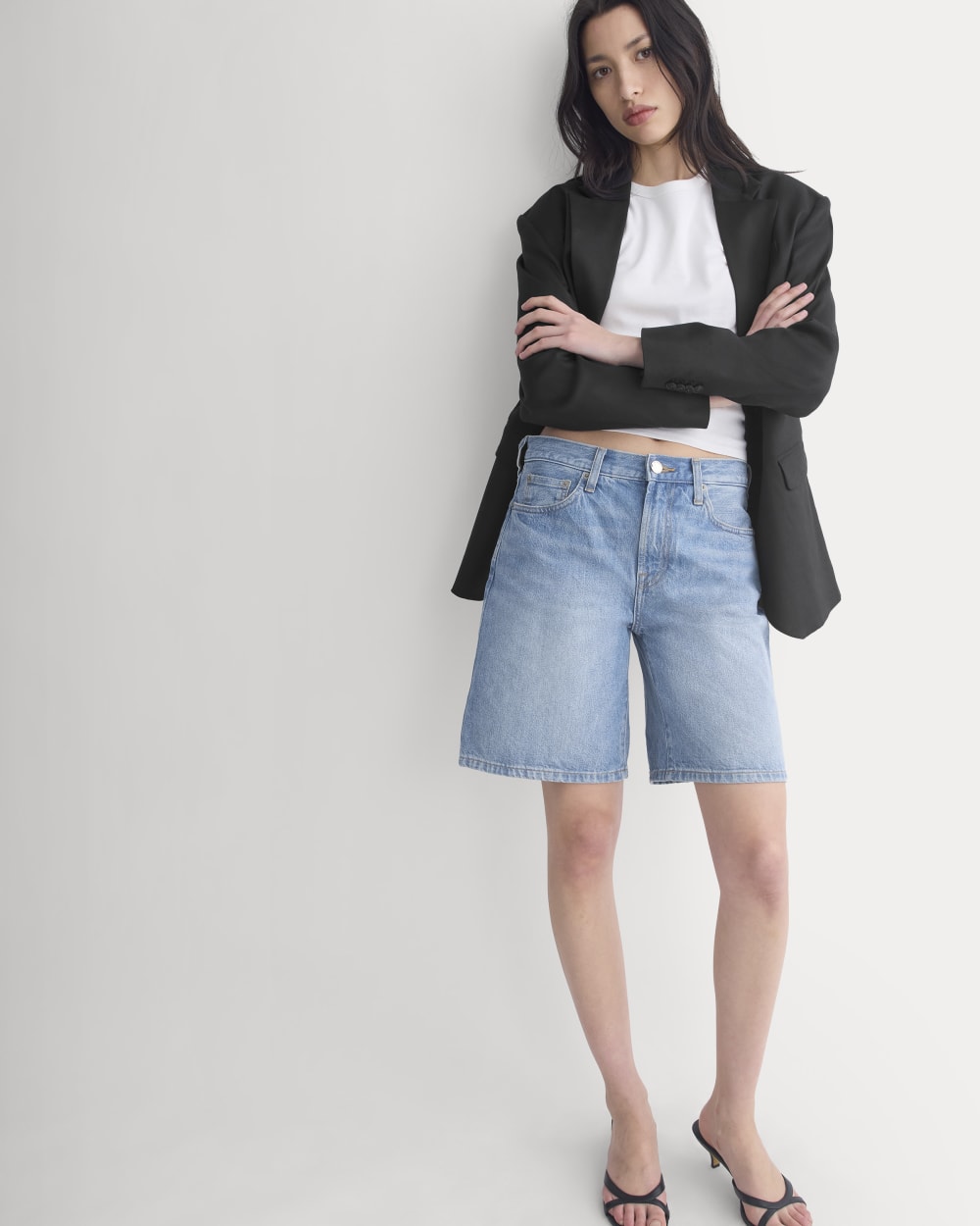 Loose Jean Short in Light Wash — detail view